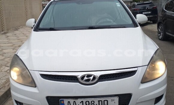 Buy Used Hyundai i30 White Car in Dakar in Dakar Buy Used Hyundai i30 White Car in Dakar in Dakar