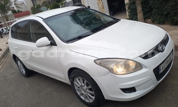 Buy Used Hyundai i30 White Car in Dakar in Dakar Buy Used Hyundai i30 White Car in Dakar in Dakar