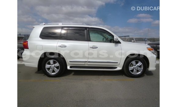 Acheter Import Utilitaire Toyota Land Cruiser Blanc à Import - Dubai, Dakar Acheter Import Utilitaire Toyota Land Cruiser Blanc à Import - Dubai, Dakar