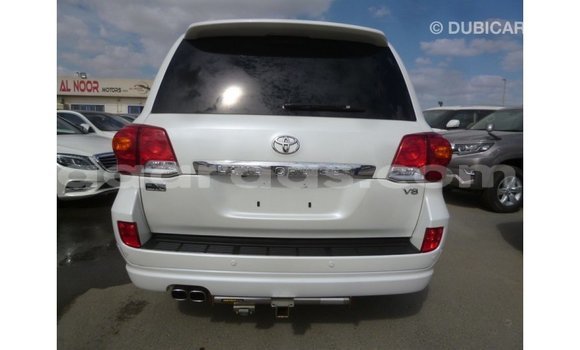 Acheter Import Utilitaire Toyota Land Cruiser Blanc à Import - Dubai, Dakar Acheter Import Utilitaire Toyota Land Cruiser Blanc à Import - Dubai, Dakar
