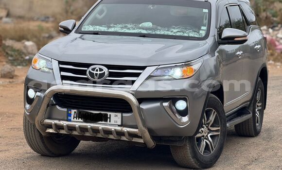 Buy Import Toyota Fortuner Silver Car in Dakar in Dakar Buy Import Toyota Fortuner Silver Car in Dakar in Dakar