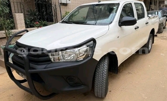 Dieundeu Occasion Toyota Hilux White Auto in Dakar in Dakar