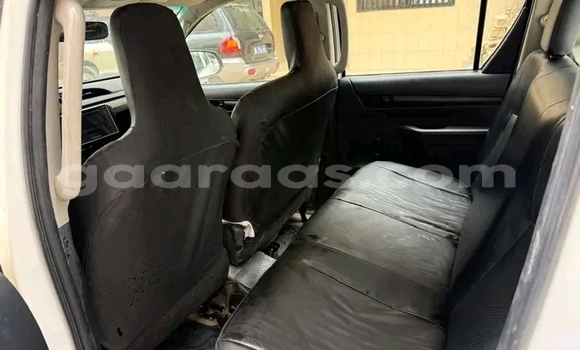 Dieundeu Occasion Toyota Hilux White Auto in Dakar in Dakar Dieundeu Occasion Toyota Hilux White Auto in Dakar in Dakar