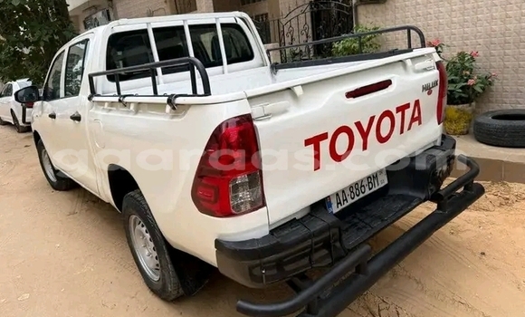 Dieundeu Occasion Toyota Hilux White Auto in Dakar in Dakar Dieundeu Occasion Toyota Hilux White Auto in Dakar in Dakar
