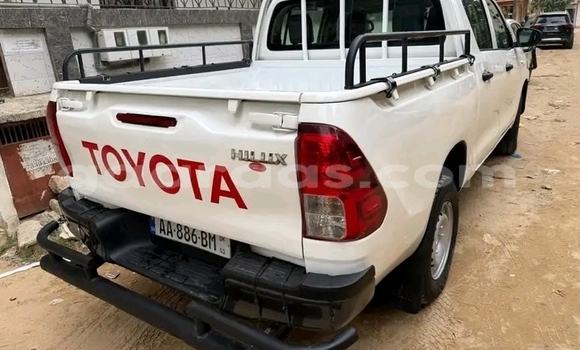 Dieundeu Occasion Toyota Hilux White Auto in Dakar in Dakar Dieundeu Occasion Toyota Hilux White Auto in Dakar in Dakar