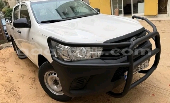 Dieundeu Occasion Toyota Hilux White Auto in Dakar in Dakar Dieundeu Occasion Toyota Hilux White Auto in Dakar in Dakar