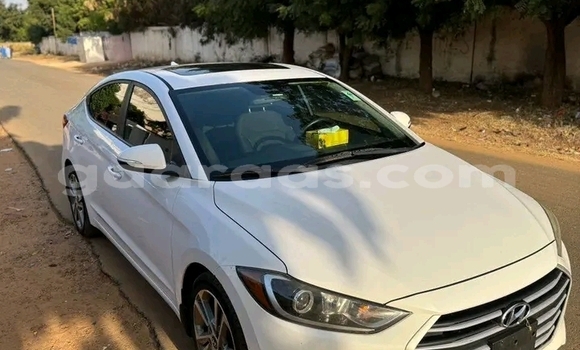 Dieundeu Occasion Hyundai Elantra White Auto in Dakar in Dakar Dieundeu Occasion Hyundai Elantra White Auto in Dakar in Dakar
