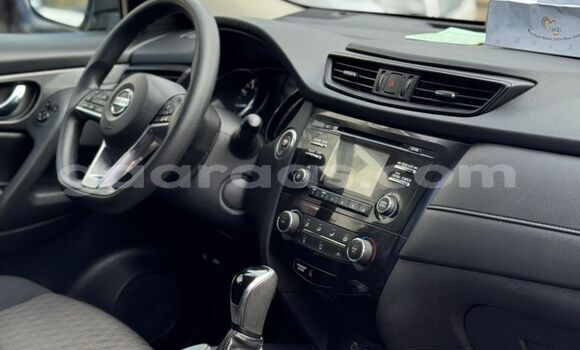 Buy Import Nissan Rogue Silver Car in Dakar in Dakar Buy Import Nissan Rogue Silver Car in Dakar in Dakar