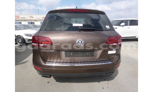 Acheter Import Voiture Volkswagen Touareg Marron à Import - Dubai, Dakar Acheter Import Voiture Volkswagen Touareg Marron à Import - Dubai, Dakar