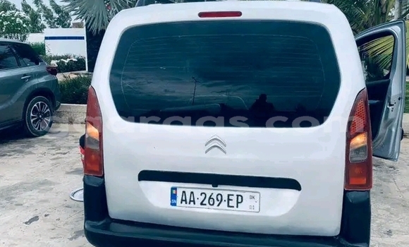 Buy Used Citroen Berlingo White Car in Dakar in Dakar