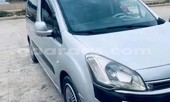 Buy Used Citroen Berlingo White Car in Dakar in Dakar Buy Used Citroen Berlingo White Car in Dakar in Dakar