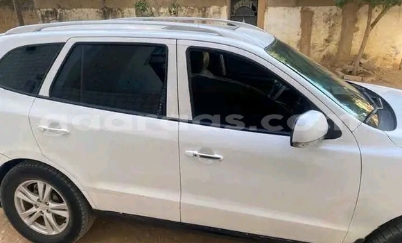 Buy Used Hyundai Santa Fe White Car in Dakar in Dakar Buy Used Hyundai Santa Fe White Car in Dakar in Dakar