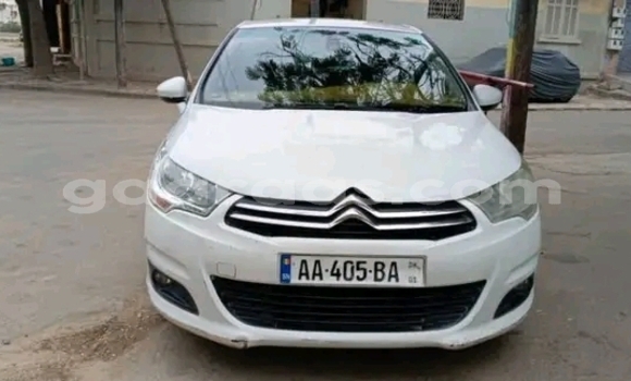 Acheter Occasion Voiture Citroen C4 Blanc à Dakar, Dakar Acheter Occasion Voiture Citroen C4 Blanc à Dakar, Dakar