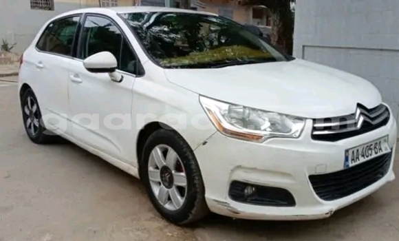 Acheter Occasion Voiture Citroen C4 Blanc à Dakar, Dakar Acheter Occasion Voiture Citroen C4 Blanc à Dakar, Dakar