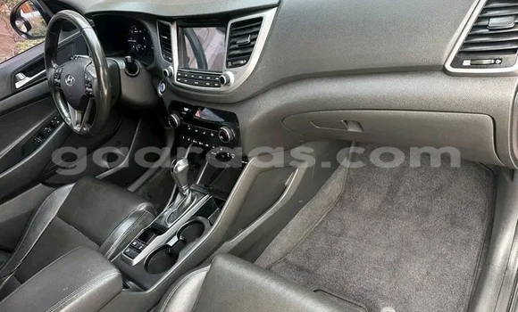 Buy Used Hyundai Tucson Blue Car in Dakar in Dakar Buy Used Hyundai Tucson Blue Car in Dakar in Dakar