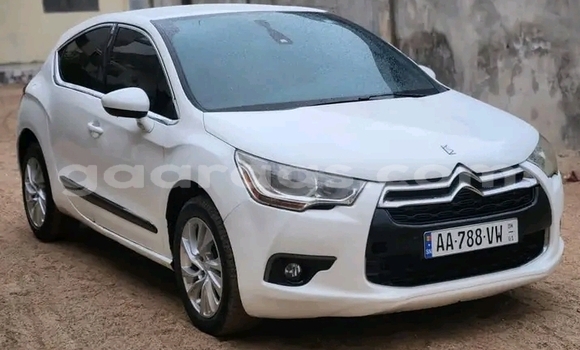 Acheter Occasion Voiture Citroen DS4 Blanc à Dakar, Dakar Acheter Occasion Voiture Citroen DS4 Blanc à Dakar, Dakar