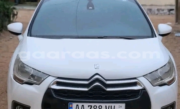 Acheter Occasion Voiture Citroen DS4 Blanc à Dakar, Dakar Acheter Occasion Voiture Citroen DS4 Blanc à Dakar, Dakar