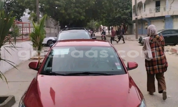 Dieundeu Occasion Hyundai Elantra Red Auto in Dakar in Dakar