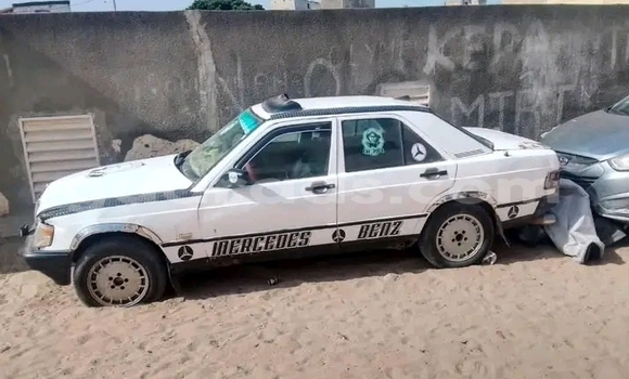 Buy Used Mercedes‒Benz 270D White Car in Dakar in Dakar Buy Used Mercedes‒Benz 270D White Car in Dakar in Dakar