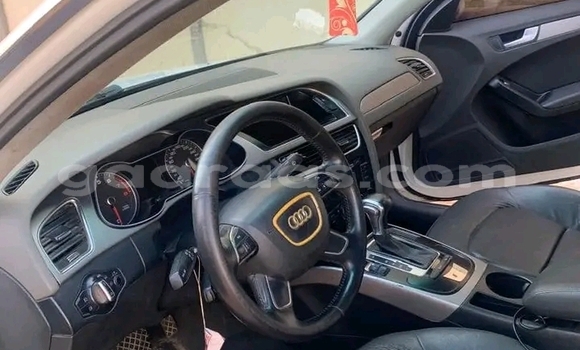 Acheter Occasion Voiture Audi A4 Blanc à Dakar, Dakar Acheter Occasion Voiture Audi A4 Blanc à Dakar, Dakar