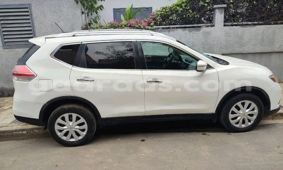 Acheter Occasion Voiture Nissan Rogue Blanc à Dakar, Dakar Acheter Occasion Voiture Nissan Rogue Blanc à Dakar, Dakar