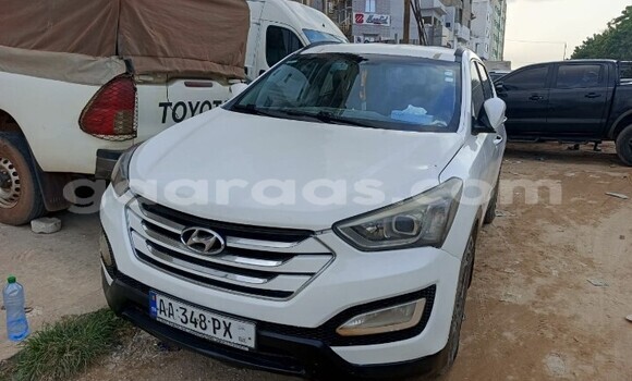 Dieundeu Occasion Hyundai Santa Fe White Auto in Dakar in Dakar Dieundeu Occasion Hyundai Santa Fe White Auto in Dakar in Dakar