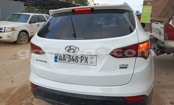 Dieundeu Occasion Hyundai Santa Fe White Auto in Dakar in Dakar Dieundeu Occasion Hyundai Santa Fe White Auto in Dakar in Dakar