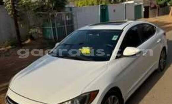 Buy Used Hyundai Elantra White Car in Dakar in Dakar