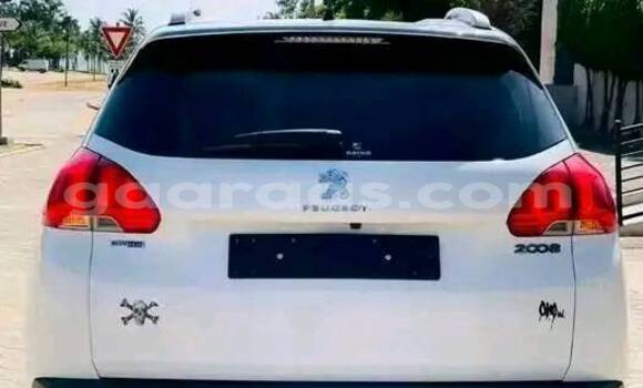 Dieundeu Occasion Peugeot 2008 White Auto in Dakar in Dakar Dieundeu Occasion Peugeot 2008 White Auto in Dakar in Dakar