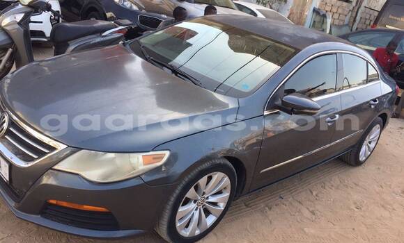 Dieundeu Occasion Volkswagen Passat Black Auto in Dakar in Dakar Dieundeu Occasion Volkswagen Passat Black Auto in Dakar in Dakar