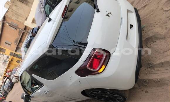 Buy Used Renault Clio White Car in Dakar in Dakar Buy Used Renault Clio White Car in Dakar in Dakar