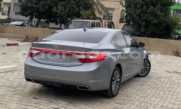 Dieundeu Imported Hyundai Grandeur Silver Auto in Dakar in Dakar Dieundeu Imported Hyundai Grandeur Silver Auto in Dakar in Dakar
