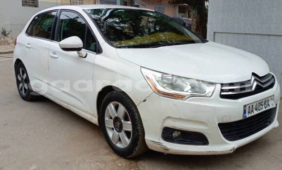 Dieundeu Occasion Citroen C4 White Auto in Dakar in Dakar Dieundeu Occasion Citroen C4 White Auto in Dakar in Dakar