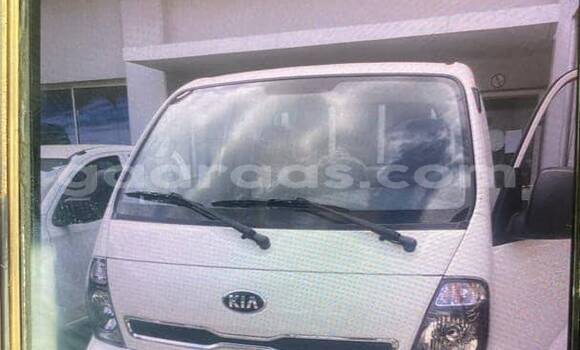 Buy Used Kia K5 White Car in Dakar in Dakar Buy Used Kia K5 White Car in Dakar in Dakar