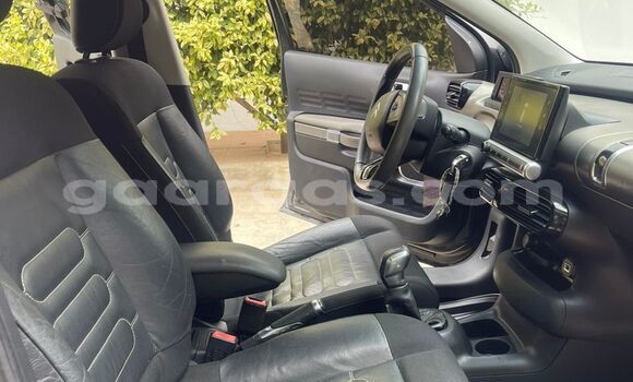 Acheter Import Voiture Citroen C4 cactus Gris à Dakar, Dakar Acheter Import Voiture Citroen C4 cactus Gris à Dakar, Dakar