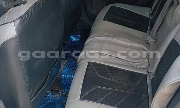 Buy Used Renault Clio White Car in Dakar in Dakar Buy Used Renault Clio White Car in Dakar in Dakar