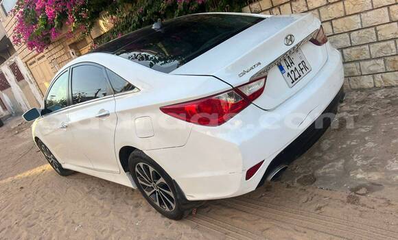 Dieundeu Occasion Hyundai Sonata White Auto in Dakar in Dakar Dieundeu Occasion Hyundai Sonata White Auto in Dakar in Dakar