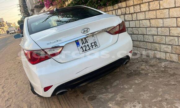 Dieundeu Occasion Hyundai Sonata White Auto in Dakar in Dakar Dieundeu Occasion Hyundai Sonata White Auto in Dakar in Dakar