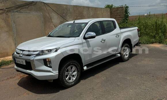 Acheter Occasion Voiture Mitsubishi L200 Blanc à Dakar, Dakar