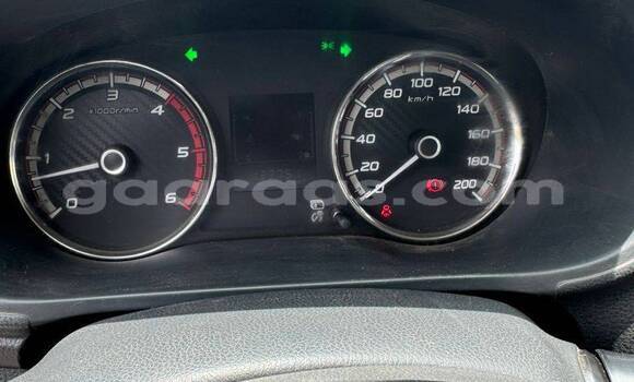 Dieundeu Occasion Mitsubishi L200 White Auto in Dakar in Dakar Dieundeu Occasion Mitsubishi L200 White Auto in Dakar in Dakar