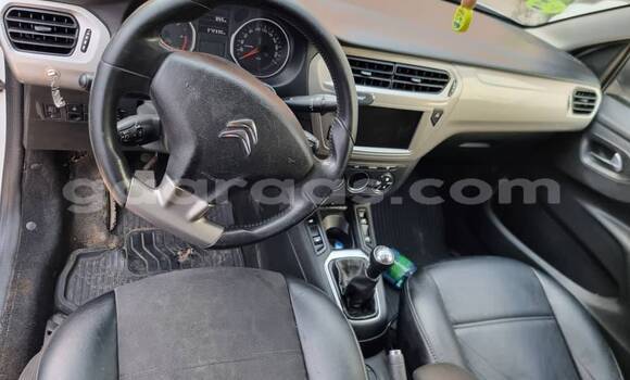 Dieundeu Occasion Citroen C-Elysee White Auto in Dakar in Dakar Dieundeu Occasion Citroen C-Elysee White Auto in Dakar in Dakar