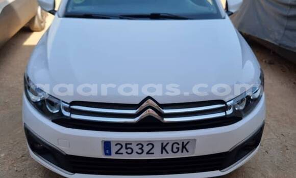 Dieundeu Occasion Citroen C-Elysee White Auto in Dakar in Dakar Dieundeu Occasion Citroen C-Elysee White Auto in Dakar in Dakar