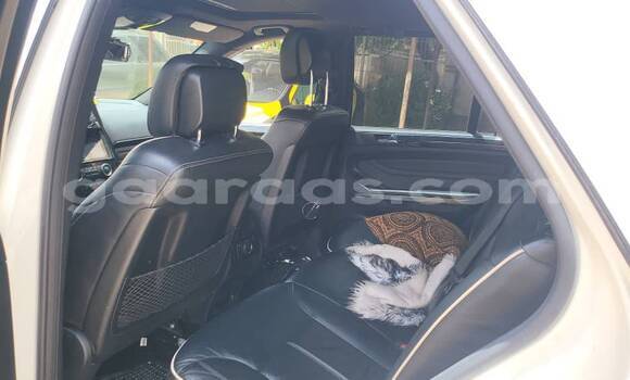 Dieundeu Occasion Mercedes‒Benz ML–Class White Auto in Dakar in Dakar Dieundeu Occasion Mercedes‒Benz ML–Class White Auto in Dakar in Dakar