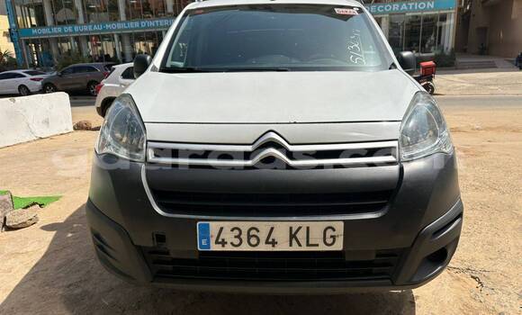 Acheter Occasion Voiture Citroen Berlingo Blanc à Dakar, Dakar Acheter Occasion Voiture Citroen Berlingo Blanc à Dakar, Dakar