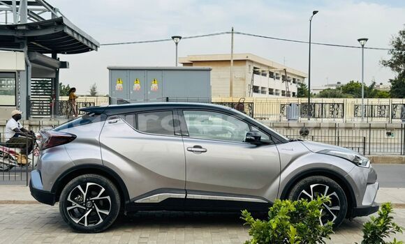 Acheter Neuf Voiture Toyota C-HR Beige à Dakar, Dakar Acheter Neuf Voiture Toyota C-HR Beige à Dakar, Dakar