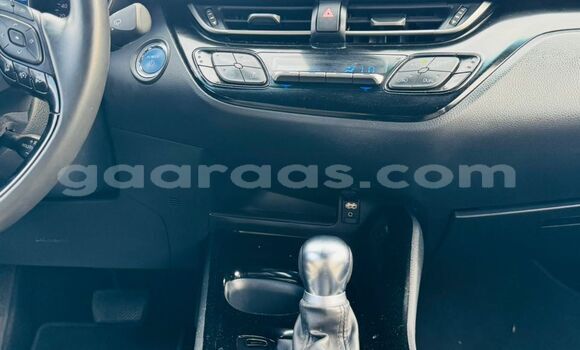 Acheter Neuf Voiture Toyota C-HR Beige à Dakar, Dakar Acheter Neuf Voiture Toyota C-HR Beige à Dakar, Dakar