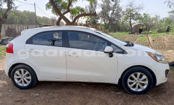 Acheter Occasion Voiture Kia Rio Blanc à Dakar, Dakar Acheter Occasion Voiture Kia Rio Blanc à Dakar, Dakar
