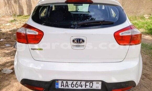 Acheter Occasion Voiture Kia Rio Blanc à Dakar, Dakar Acheter Occasion Voiture Kia Rio Blanc à Dakar, Dakar