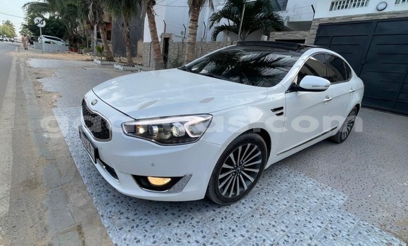 Acheter Occasion Voiture Kia K7 Blanc à Dakar, Dakar Acheter Occasion Voiture Kia K7 Blanc à Dakar, Dakar