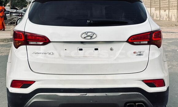 Buy Import Hyundai Santa Fe White Car in Dakar in Dakar Buy Import Hyundai Santa Fe White Car in Dakar in Dakar